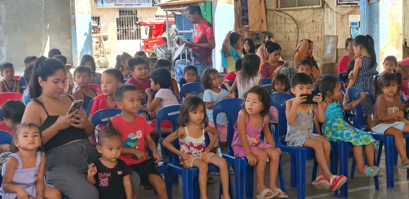 Children and mothers in Cordova Cebu