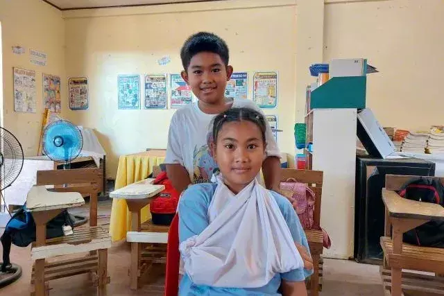 children learning about first aid in Antique Philippines