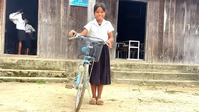 girl with bike