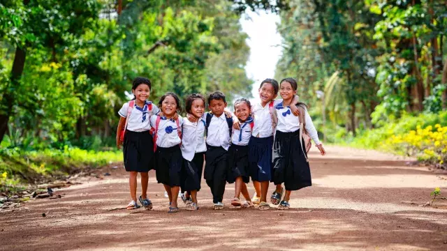 Children in Cambodia walking to school